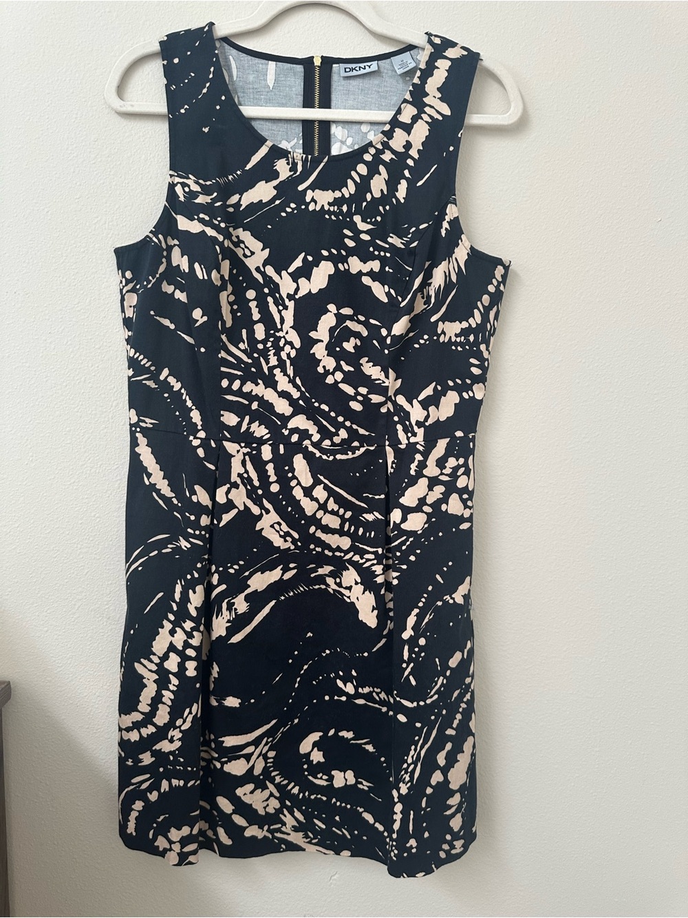 DKNY Black and Cream Abstract Print Sleeveless Midi Dress